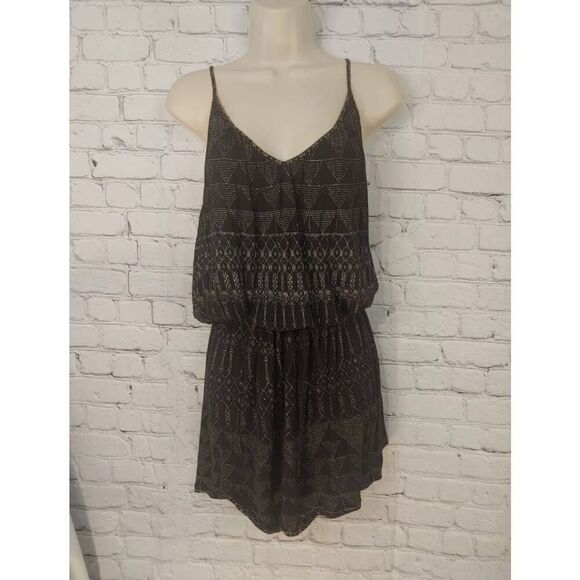 H & M Women's Size Medium Black w/ Triangle design Romper - Picture 1 of 7